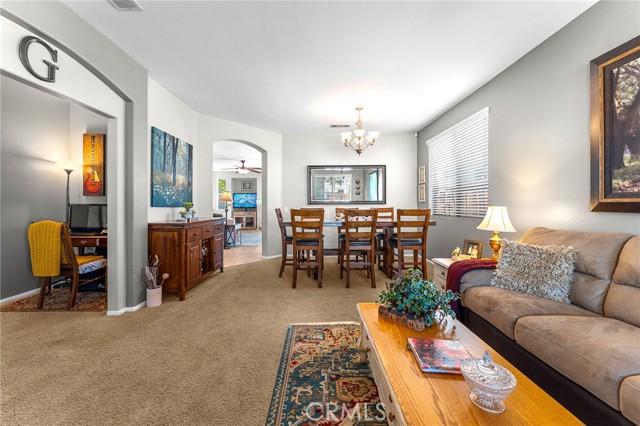 Detail Gallery Image 14 of 38 For 26361 Camino Largo, Moreno Valley,  CA 92555 - 4 Beds | 2 Baths