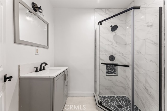 14592 Lyle Street, Sylmar CA: https://media.crmls.org/medias/c666ea4c-e6aa-48d9-aaa5-87fa16e6585d.jpg