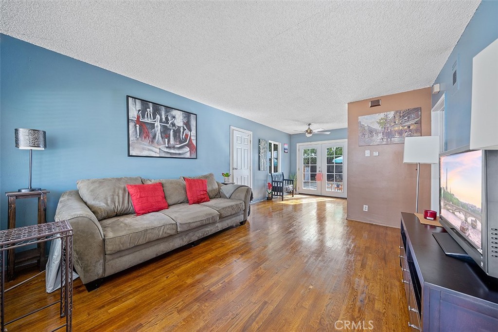 224 E Fernfield Drive