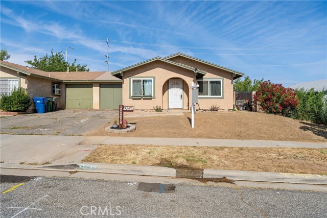42045 Thornbush Avenue, Lancaster CA: https://media.crmls.org/medias/c667a3f9-f5de-45f6-af40-a76116862d54.jpg