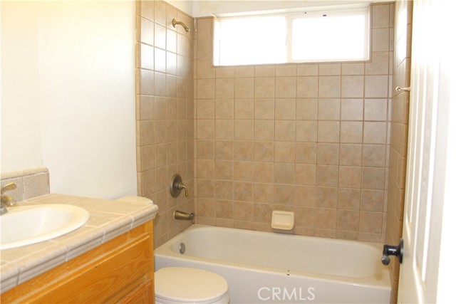 Detail Gallery Image 16 of 32 For 26180 Horizon St, Apple Valley,  CA 92308 - 4 Beds | 3 Baths