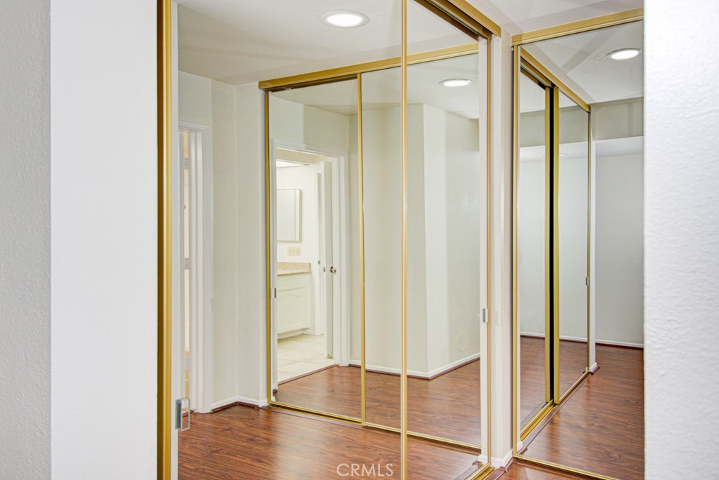 https://media.crmls.org/medias/c66860a0-479b-40b0-936e-e3168239fb8f.jpg?preset=X-Large
