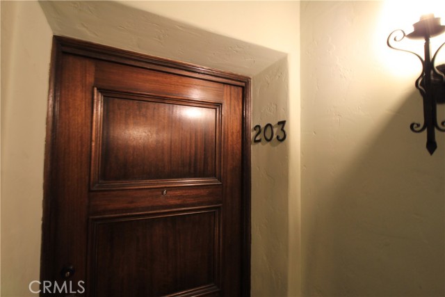 Detail Gallery Image 9 of 37 For 244 S Orange Grove Bld #203,  Pasadena,  CA 91105 - 2 Beds | 2/1 Baths