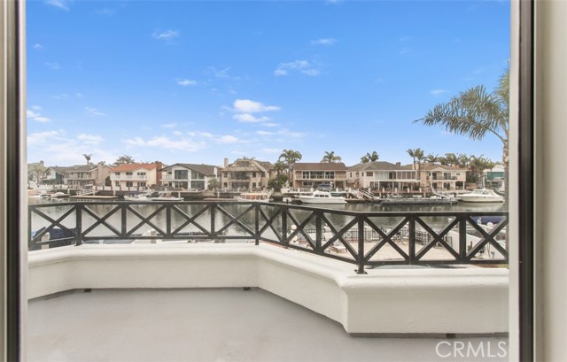 16201 Santa Barbara Lane, Huntington Beach CA: https://media.crmls.org/medias/c668b437-dd0d-468a-acf8-9ff92d7c0b6b.jpg