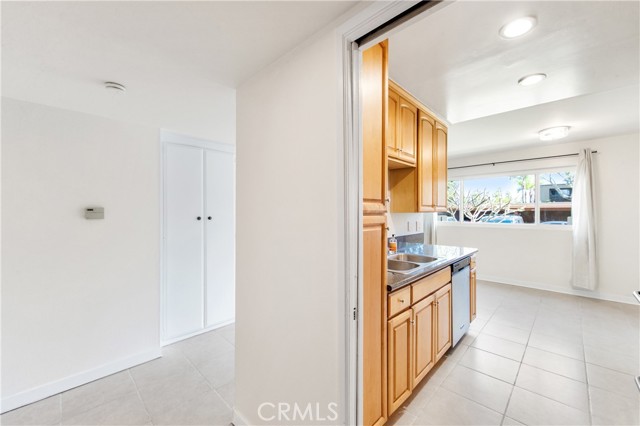 Image 33 of 62 For 6600 Warner  241