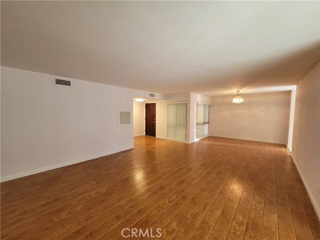 Detail Gallery Image 11 of 40 For 5301 Balboa Bld #E11,  Encino,  CA 91316 - 2 Beds | 2 Baths