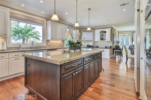 11583 Flowerwood Court, Moorpark CA: https://media.crmls.org/medias/c6696b8c-8cbc-4665-8801-a2e149730a67.jpg