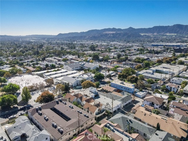 Detail Gallery Image 31 of 34 For 719 E Providencia Ave #106,  Burbank,  CA 91501 - 3 Beds | 3 Baths