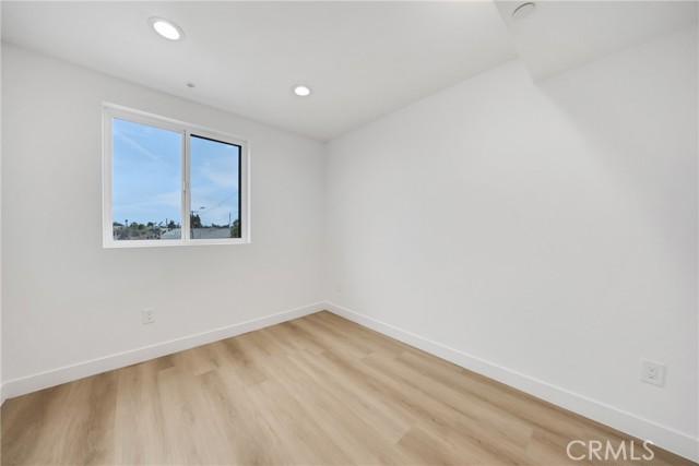 Image 37 of 62 For 3549 4th Street