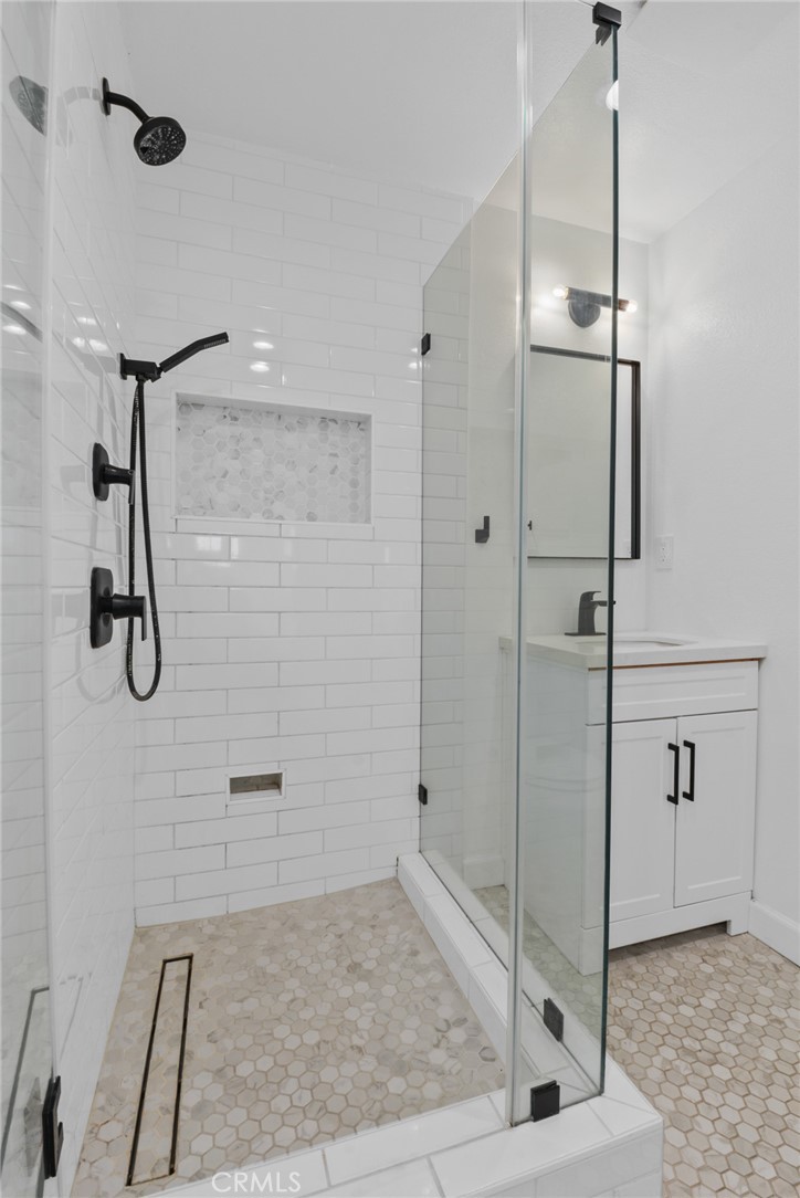 MLS #OC25258751 image #17