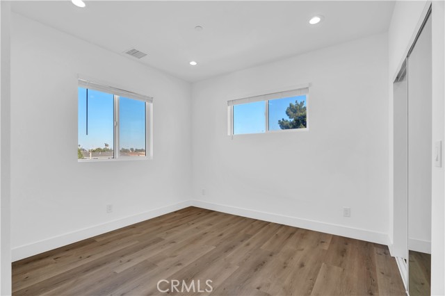 Image 13 of 31 For 2419 3rd Street