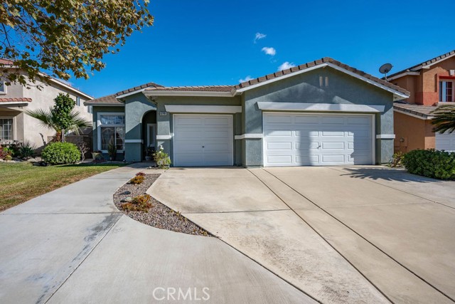 Detail Gallery Image 1 of 34 For 6749 Regal Park Dr, Fontana,  CA 92336 - 4 Beds | 2 Baths