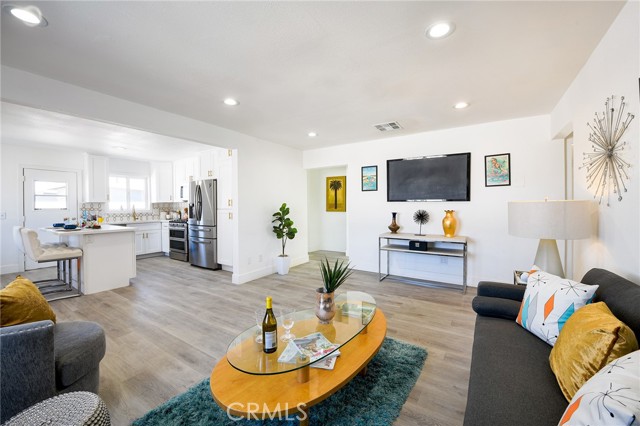 Detail Gallery Image 13 of 23 For 365 W Palm Vista Dr, Palm Springs,  CA 92262 - 3 Beds | 2 Baths