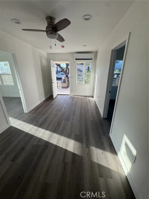 914 E O Street, Wilmington CA: https://media.crmls.org/medias/c66bb111-1e10-40d5-80f8-63790d0b39c3.jpg