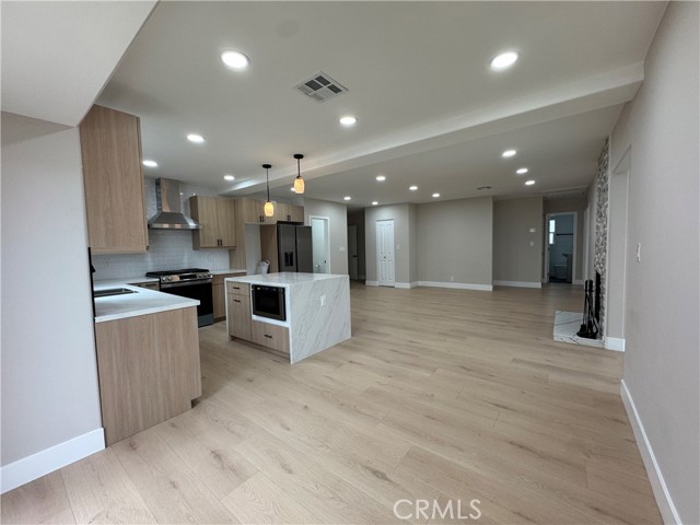 Detail Gallery Image 4 of 24 For 4609 Highgrove Ave, Torrance,  CA 90505 - 8 Beds | 3/2 Baths
