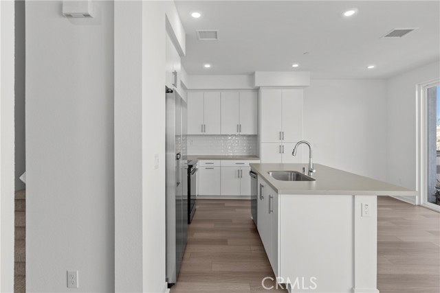 Detail Gallery Image 9 of 27 For 3679 W S. Eichler Paseo #12,  Ontario,  CA 91761 - 3 Beds | 2/1 Baths