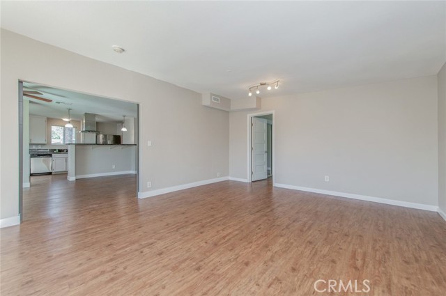 1334 Ardilla Avenue photo 9