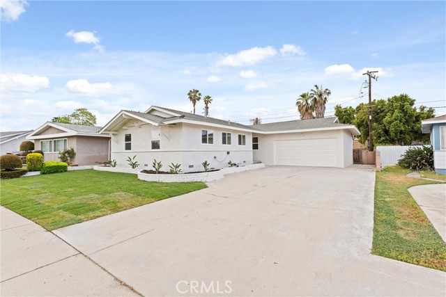 Detail Gallery Image 2 of 39 For 14420 Plantana Dr, La Mirada,  CA 90638 - 4 Beds | 2 Baths