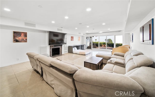 Detail Gallery Image 149 of 200 For 7930 Vulcan Dr, Los Angeles,  CA 90046 - 7 Beds | 8/1 Baths