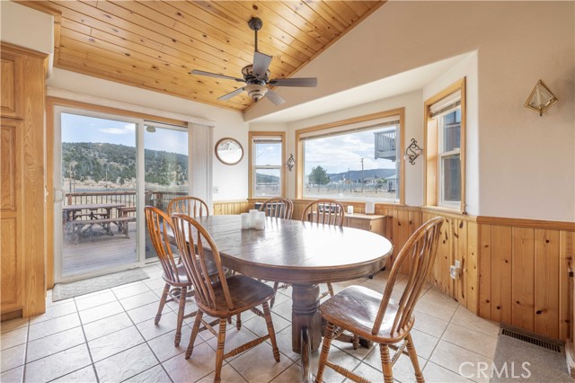 Detail Gallery Image 10 of 38 For 1639 E Big Bear Bld, Big Bear City,  CA 92314 - 3 Beds | 2 Baths