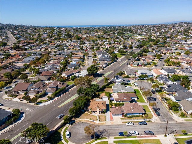 22933 Kent Avenue photo 38
