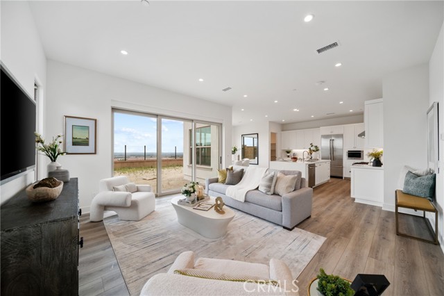 101 eversedge, Irvine CA: https://media.crmls.org/medias/c66ffd7b-5866-421b-9ecb-522abecc2616.jpg
