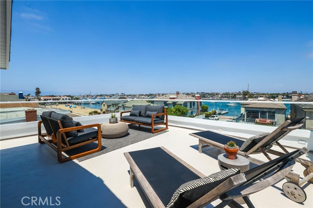 825 W Bay Avenue, Newport Beach CA: https://media.crmls.org/medias/c670c077-25c9-4b0e-9073-8a8e42562f00.jpg