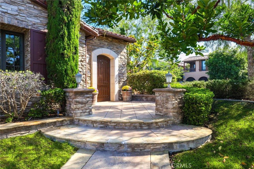 MLS #OC25219998 image #2