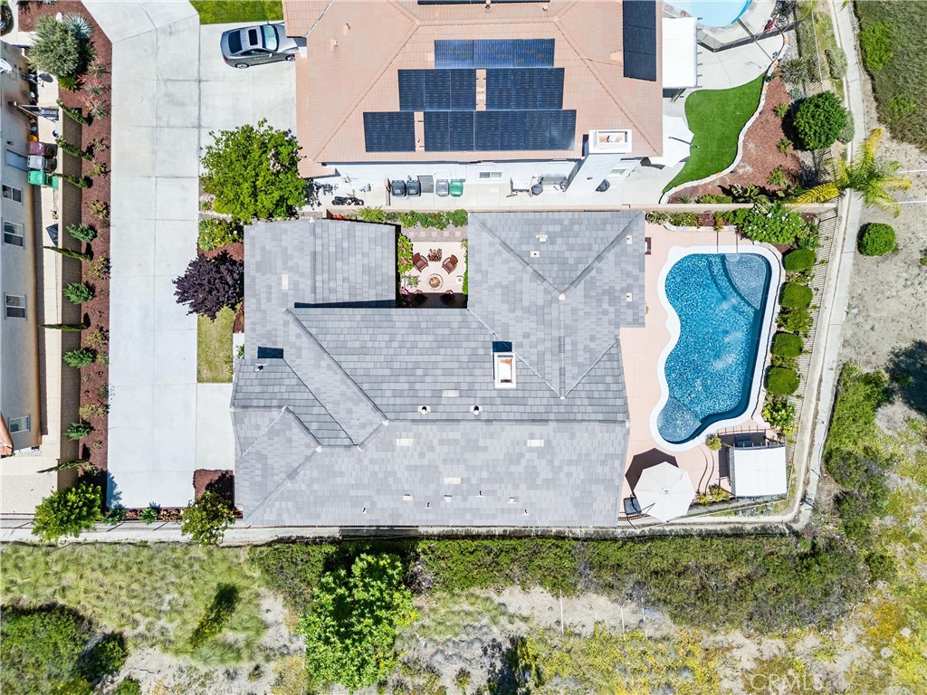 https://media.crmls.org/medias/c6720ab4-64f6-4867-ac87-b115977b6477.jpg?preset=X-Large
