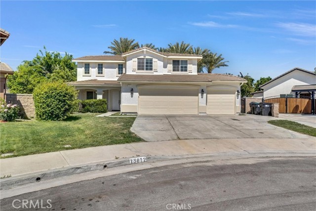 13812 Hollywood Avenue, Eastvale CA: https://media.crmls.org/medias/c6727577-4055-4ac1-85e9-1cd7cc1efe0d.jpg