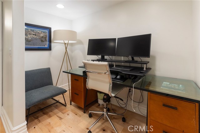 Detail Gallery Image 18 of 19 For 820 S Bedford St #102,  Los Angeles,  CA 90035 - 2 Beds | 2/1 Baths