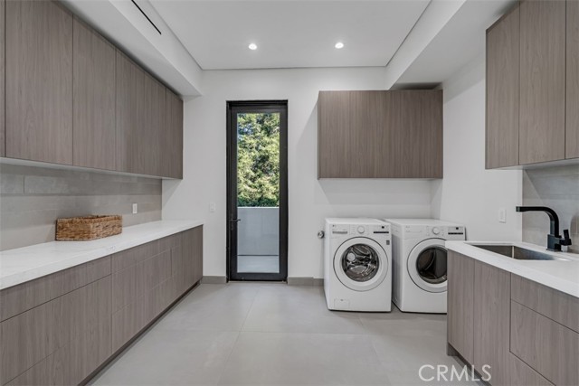 Detail Gallery Image 37 of 50 For 13016 Chandler, Sherman Oaks,  CA 91401 - 6 Beds | 6/1 Baths