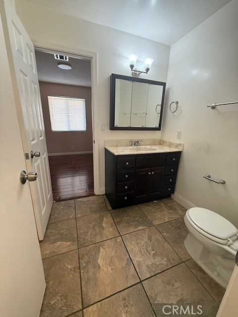 Detail Gallery Image 8 of 18 For 444 Corcoran Ave #4,  Vallejo,  CA 93536 - 3 Beds | 1/1 Baths