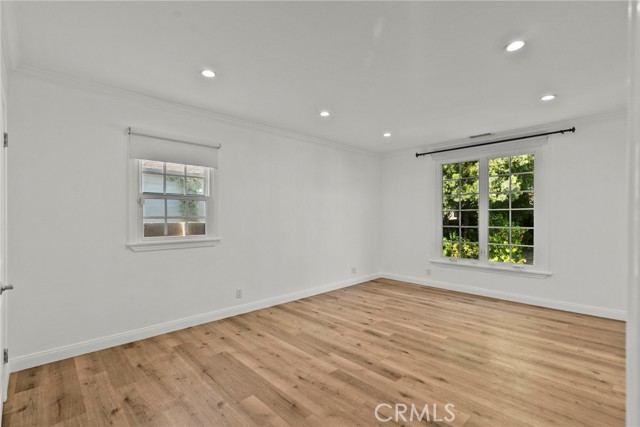 Detail Gallery Image 13 of 33 For 5752 Calhoun Ave, Sherman Oaks,  CA 91401 - 3 Beds | 2 Baths