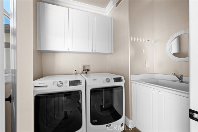 Detail Gallery Image 16 of 55 For 7370 Chantilly Ln, Tujunga,  CA 91042 - 6 Beds | 4 Baths