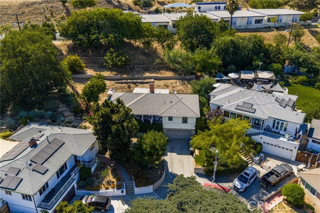 4600 Edelle Place, Los Angeles CA: https://media.crmls.org/medias/c6746ba7-93d2-43d9-85c6-68577719fcde.jpg