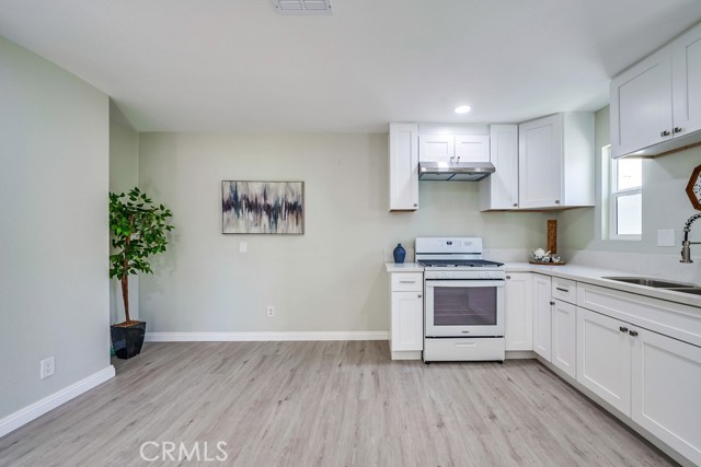 5510 Bushnell Avenue, Riverside CA: https://media.crmls.org/medias/c674b876-b453-4095-9aca-ac4d196ecdbc.jpg