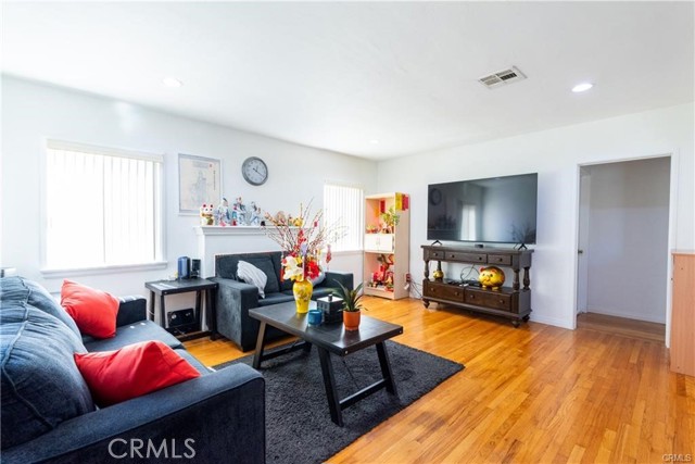 5813 Kauffman Avenue, Temple City CA: https://media.crmls.org/medias/c675756c-3eaa-4ce2-8655-bdac285f2582.jpg