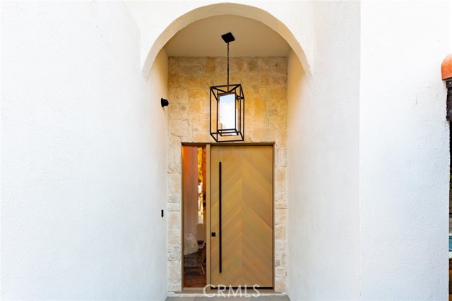 4885 Winnetka Avenue, Woodland Hills CA: https://media.crmls.org/medias/c6757cd6-9373-4a14-b580-690ad50b2082.jpg