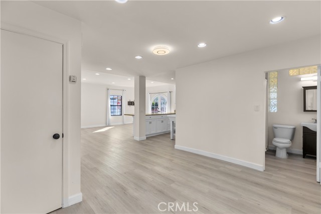 207 16th Street, Hermosa Beach CA: https://media.crmls.org/medias/c6767046-d640-4584-82f3-a588699dfd73.jpg
