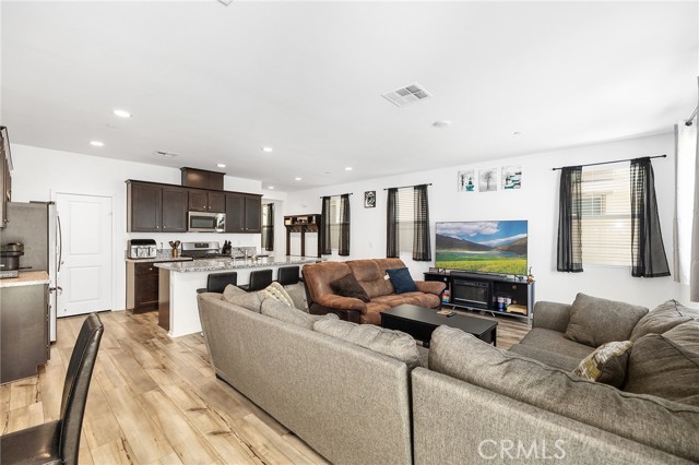 Detail Gallery Image 7 of 41 For 29587 Winterstorm Ct, Winchester,  CA 92596 - 3 Beds | 2/1 Baths