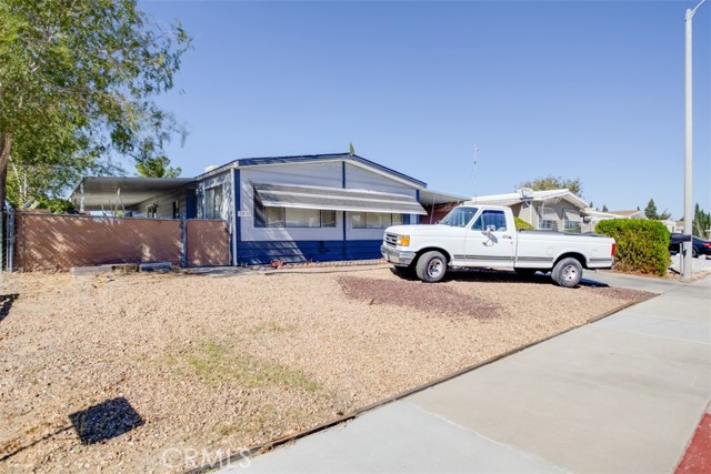 Detail Gallery Image 1 of 32 For 13892 Tam O Shanter Dr, Victorville,  CA 92395 - 2 Beds | 2 Baths