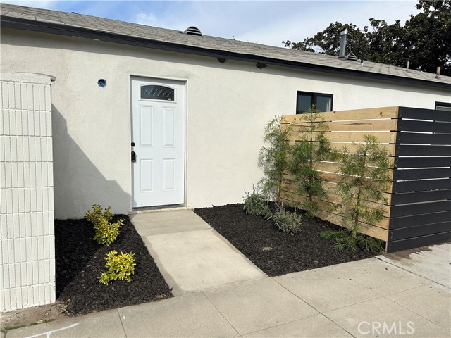 Detail Gallery Image 7 of 16 For 2701 Gale Ave, Long Beach,  CA 90810 - 3 Beds | 2 Baths