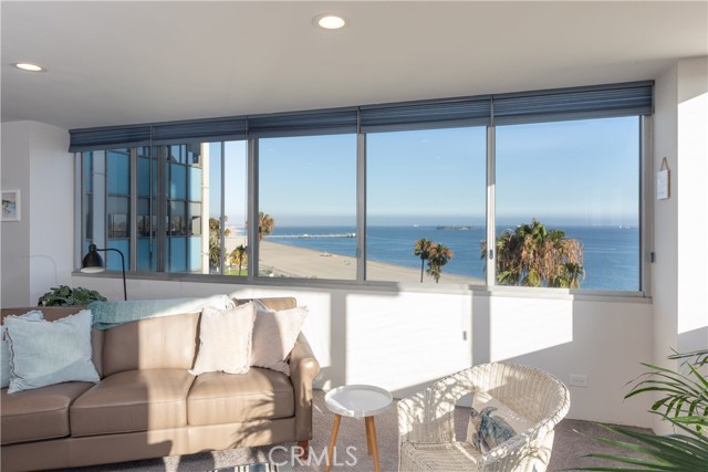 2999 E Ocean Blvd, Long Beach CA: https://media.crmls.org/medias/c6785cf5-3e08-4b90-b115-b6c1b4e73aba.jpg