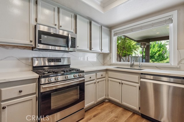 Detail Gallery Image 6 of 24 For 3019 Prado Ln, Colton,  CA 92324 - 3 Beds | 2/1 Baths