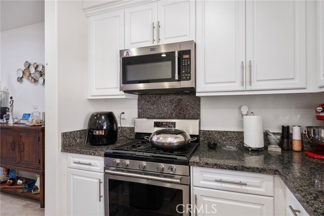 Detail Gallery Image 11 of 32 For 6340 Norma Ct, Corona,  CA 91752 - 3 Beds | 2/2 Baths