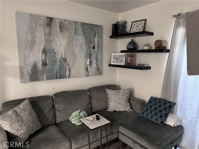 Detail Gallery Image 10 of 10 For 1450 Locust Ave #221,  Long Beach,  CA 90813 - 1 Beds | 1 Baths