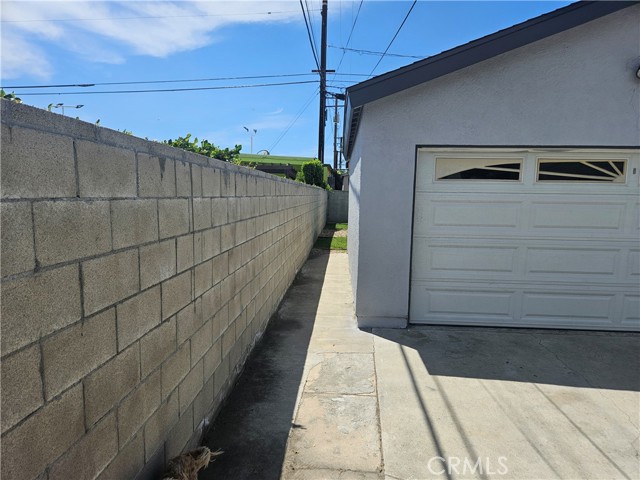 Detail Gallery Image 22 of 26 For 8693 San Carlos Ave, South Gate,  CA 90280 - 4 Beds | 2 Baths