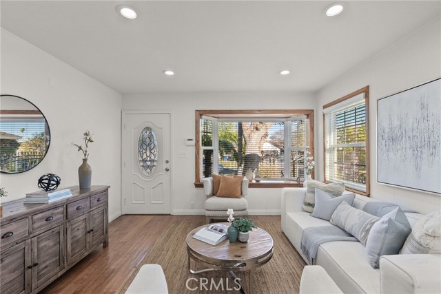 Detail Gallery Image 4 of 24 For 6313 Bluebell Ave, North Hollywood,  CA 91606 - 3 Beds | 2 Baths