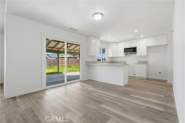 Detail Gallery Image 9 of 25 For 1921 S Kerckhoff Way, Hanford,  CA 93230 - 3 Beds | 2 Baths